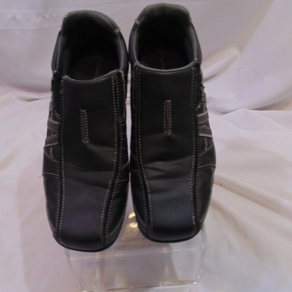 Day Five Sneaker Shoes Mens Size 11M Black Slip On Gripped Casual Athletic